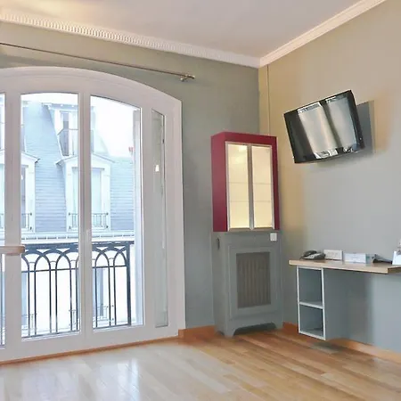Apartment Madeleine